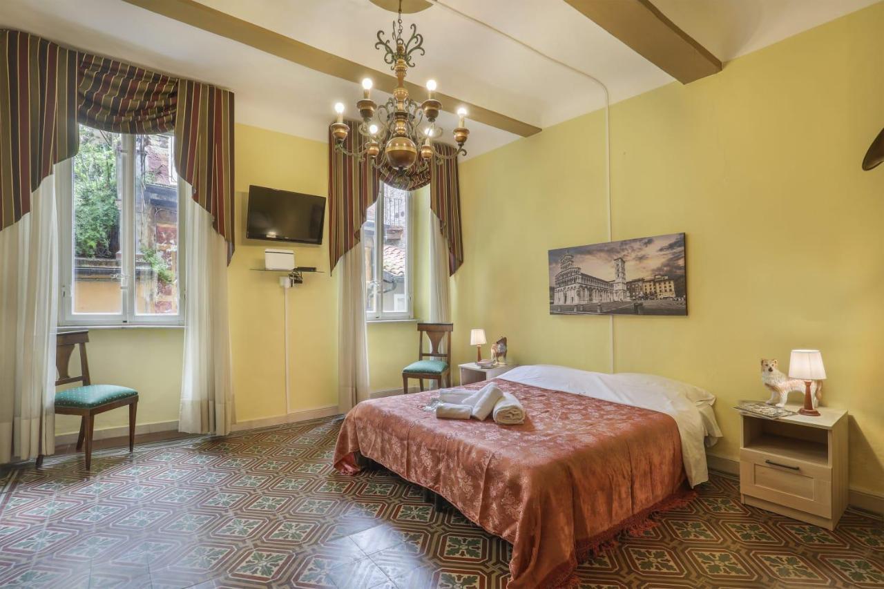Rooms Corte Delle Uova Centro Storico Piazza San Michele Lucca Exterior photo