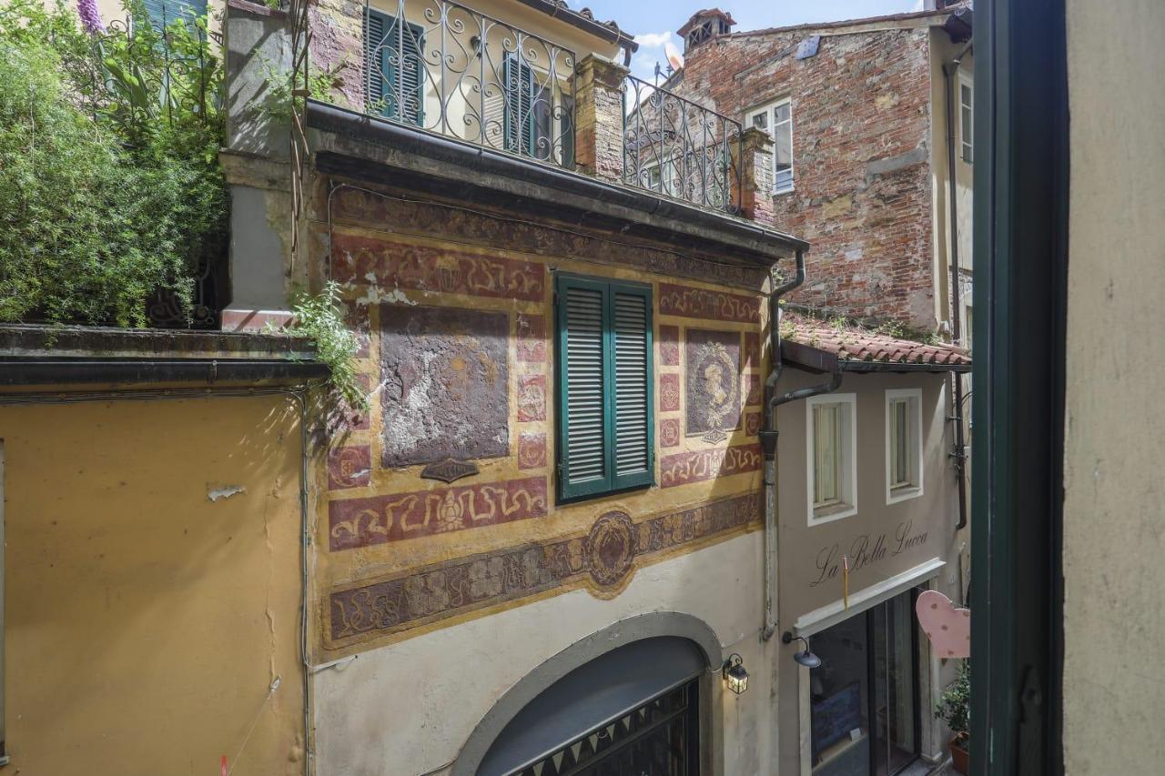 Rooms Corte Delle Uova Centro Storico Piazza San Michele Lucca Exterior photo