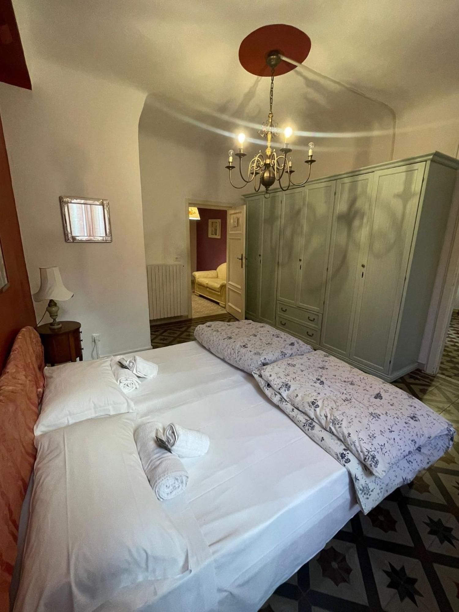 Rooms Corte Delle Uova Centro Storico Piazza San Michele Lucca Exterior photo